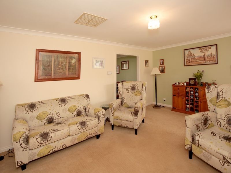 18 Swan Street, Ashmont NSW 2650