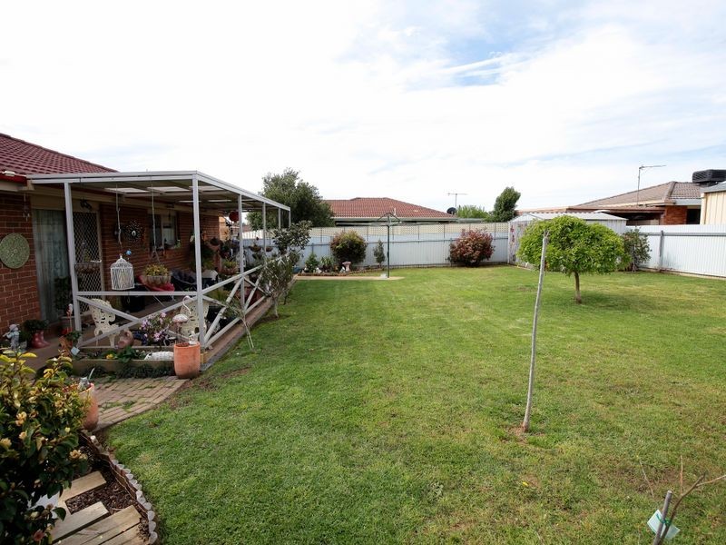 18 Swan Street, Ashmont NSW 2650
