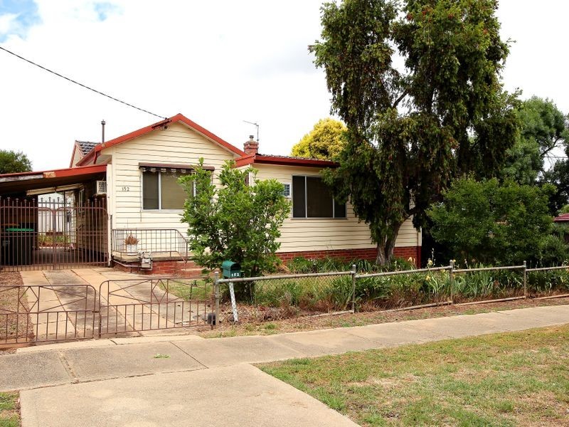 152 Fernleigh Road, Mount Austin NSW 2650