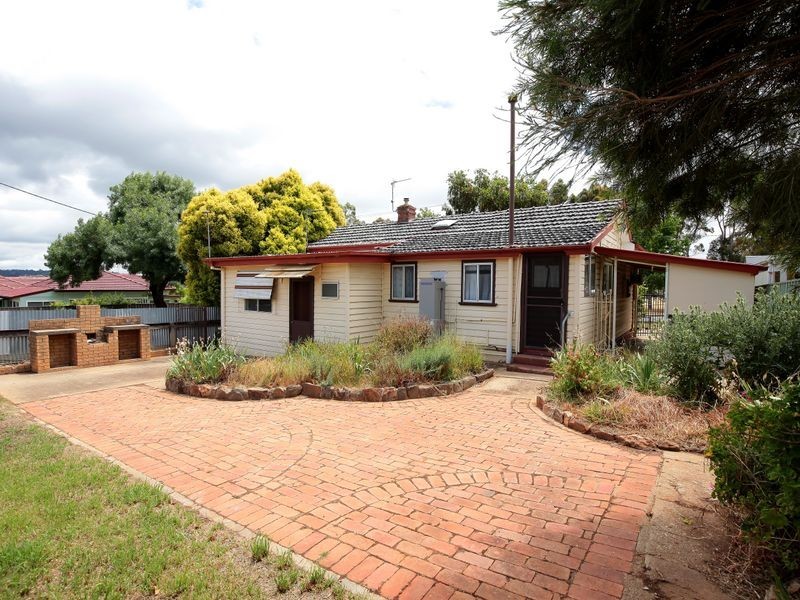 152 Fernleigh Road, Mount Austin NSW 2650