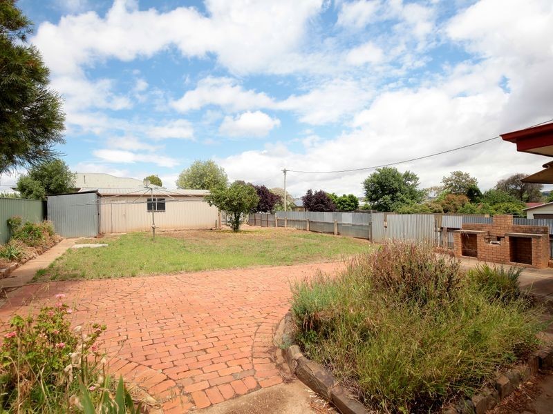 152 Fernleigh Road, Mount Austin NSW 2650