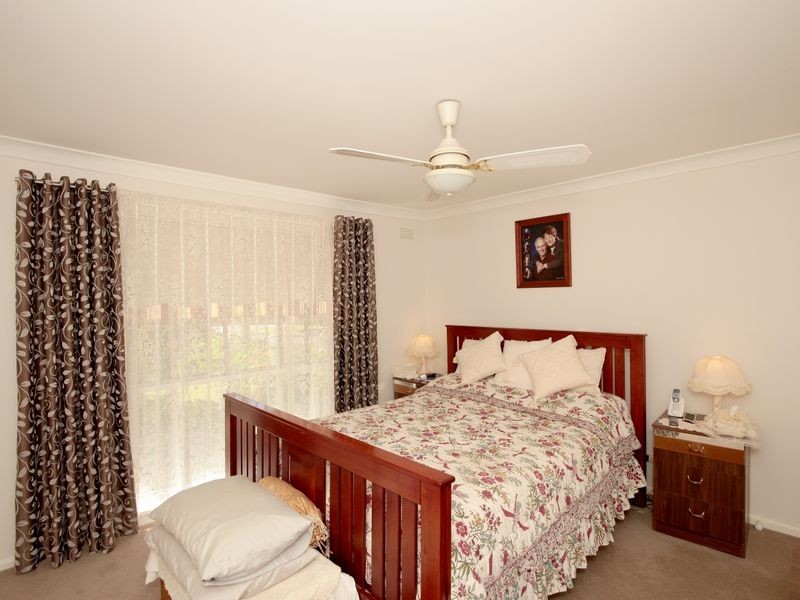 34 Fairbairn Crescent, Kooringal NSW 2650