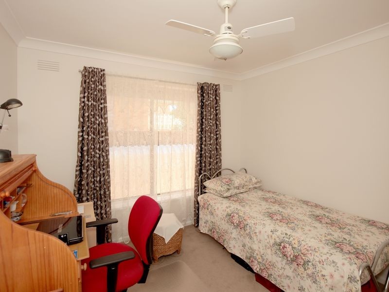 34 Fairbairn Crescent, Kooringal NSW 2650