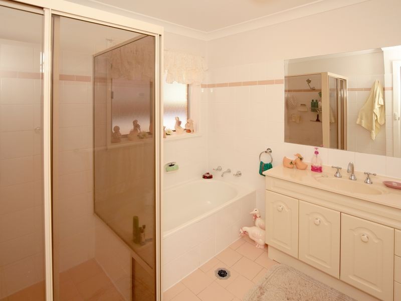 34 Fairbairn Crescent, Kooringal NSW 2650