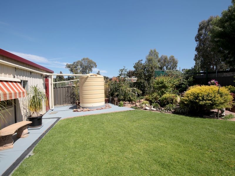 34 Fairbairn Crescent, Kooringal NSW 2650