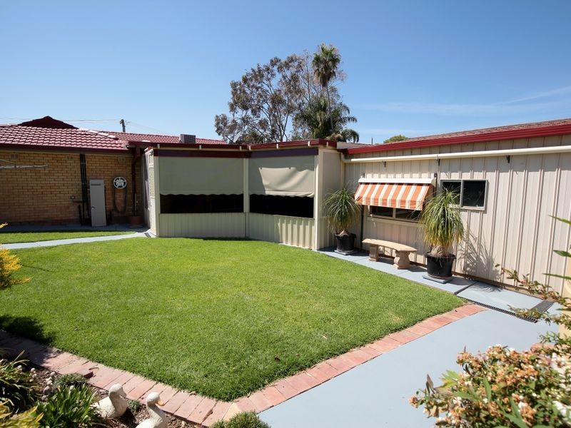 34 Fairbairn Crescent, Kooringal NSW 2650