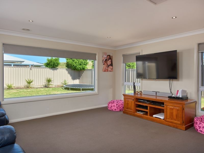 69 Lingiari Drive, Lloyd NSW 2650