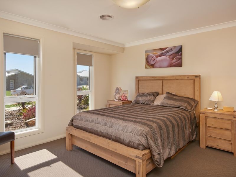 69 Lingiari Drive, Lloyd NSW 2650