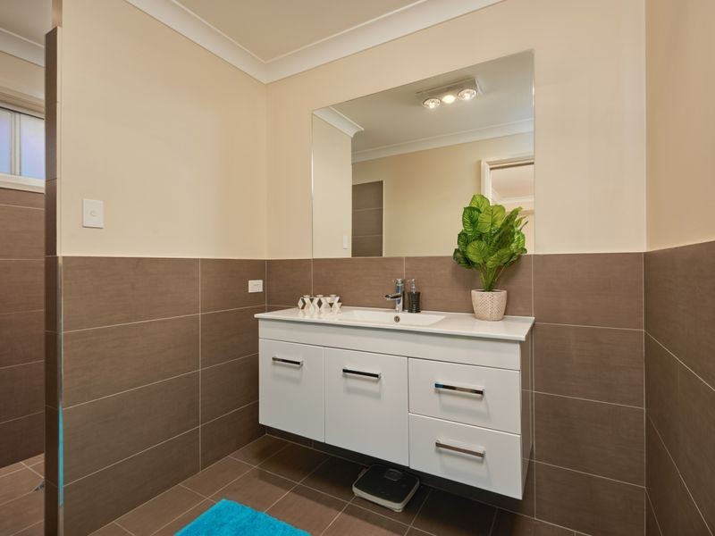 69 Lingiari Drive, Lloyd NSW 2650