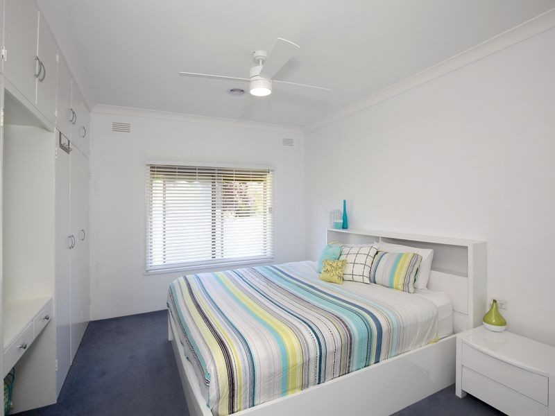 25 Inglis Street, Lake Albert NSW 2650