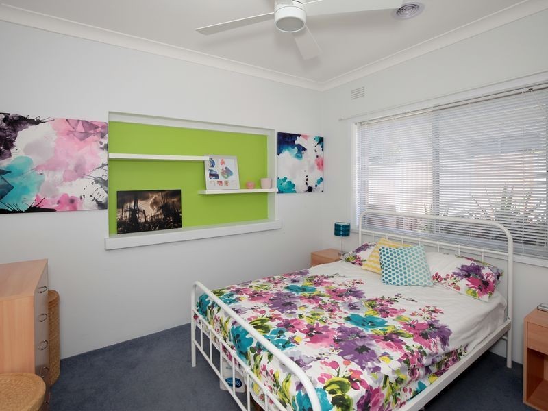 25 Inglis Street, Lake Albert NSW 2650