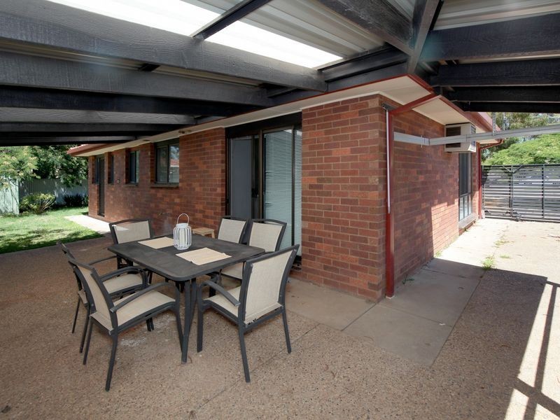 2/3 Nicholi Crescent, Lake Albert NSW 2650