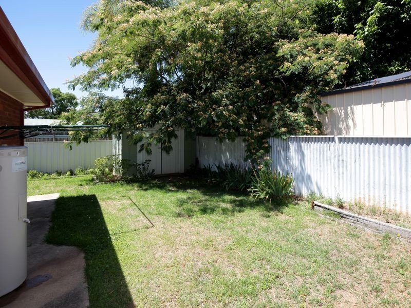 2/3 Nicholi Crescent, Lake Albert NSW 2650