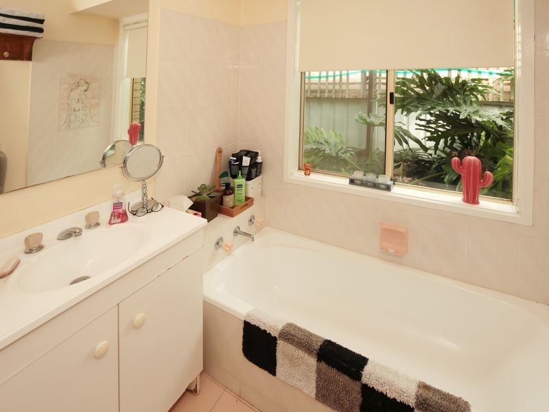 4 Cypress Street, Forest Hill NSW 2651