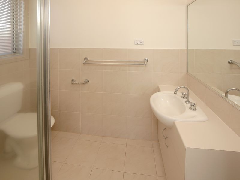 21 Womboin Crescent, Glenfield Park NSW 2650