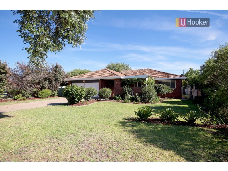 52 Undurra Drive, Glenfield Park NSW 2650