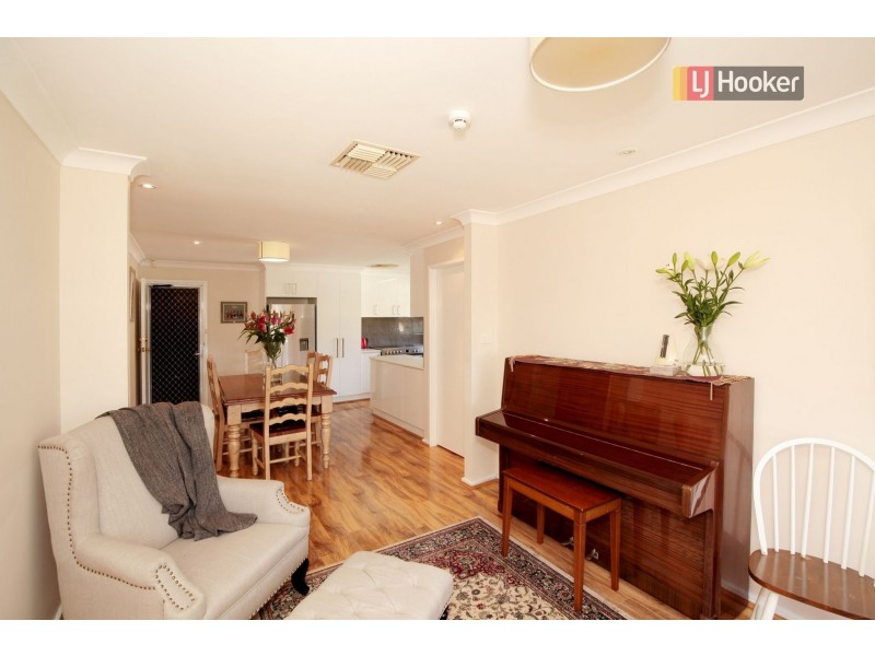 52 Undurra Drive, Glenfield Park NSW 2650