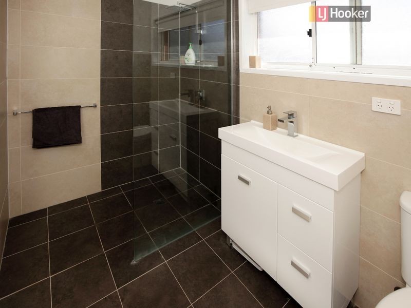 52 Undurra Drive, Glenfield Park NSW 2650