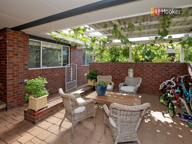 52 Undurra Drive, Glenfield Park NSW 2650