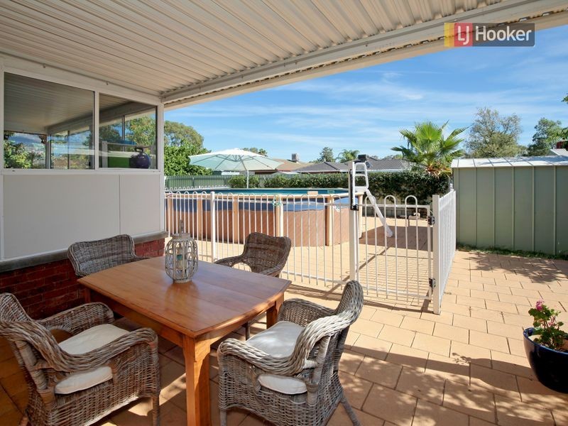 52 Undurra Drive, Glenfield Park NSW 2650