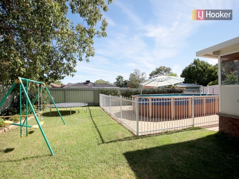 52 Undurra Drive, Glenfield Park NSW 2650