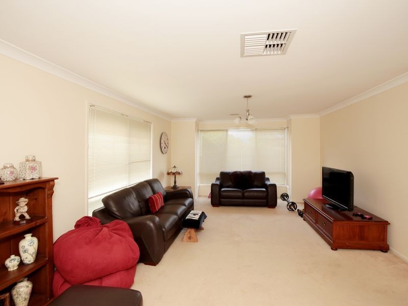 48 Avocet Drive, Estella NSW 2650