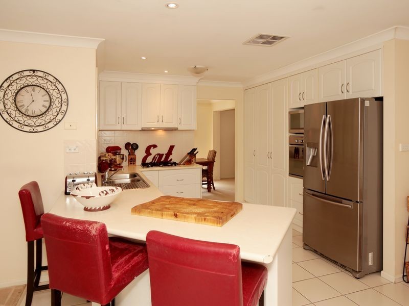 48 Avocet Drive, Estella NSW 2650