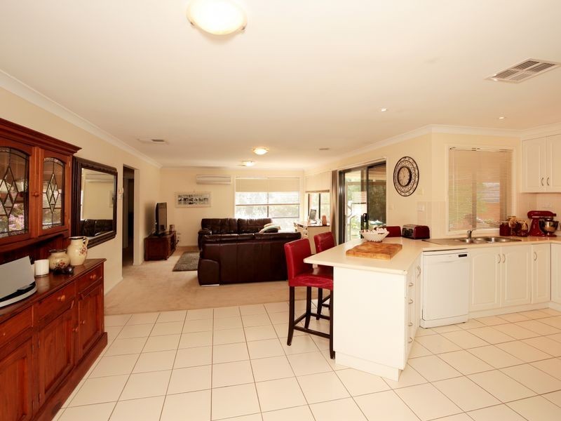 48 Avocet Drive, Estella NSW 2650