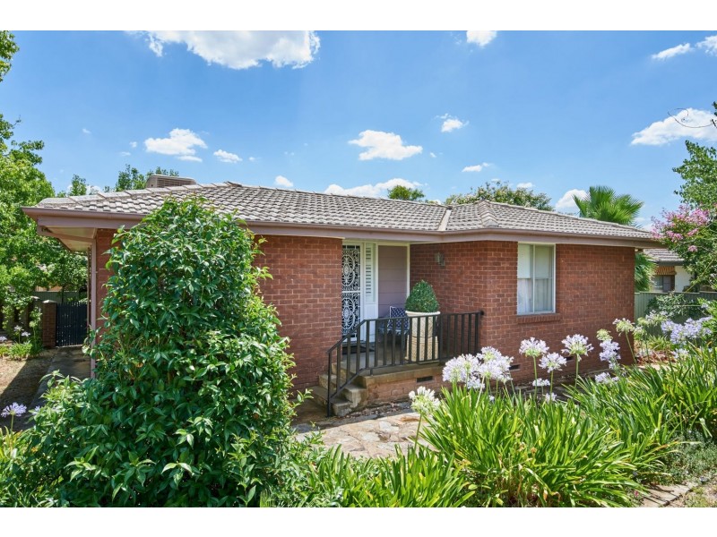2 Cameron Street, Ashmont NSW 2650