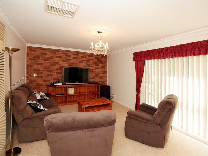 2/29 Brooklyn Drive, Bourkelands NSW 2650