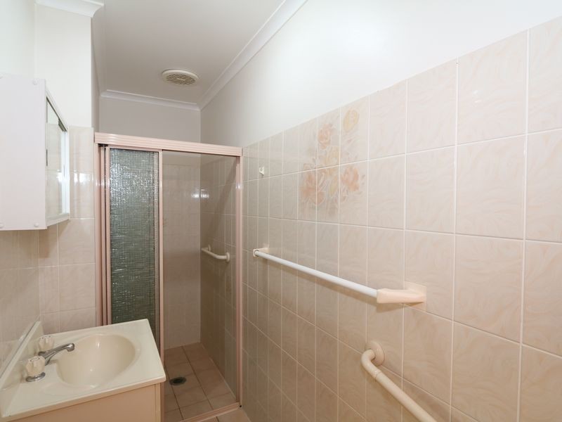 2/29 Brooklyn Drive, Bourkelands NSW 2650