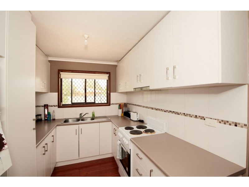 11 Dennis Crescent, Tolland NSW 2650