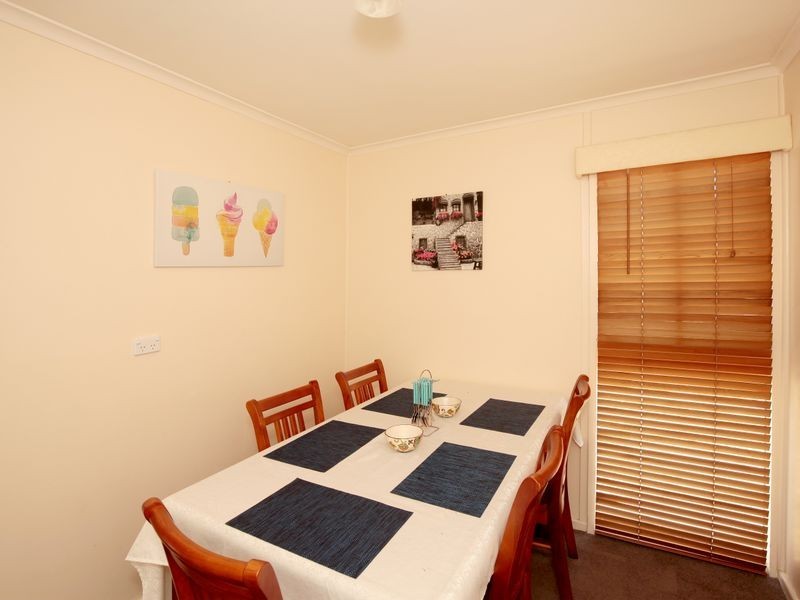 52 Ziegler Avenue, Kooringal NSW 2650