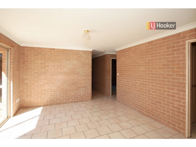 19 O’Connor Street, Tolland NSW 2650