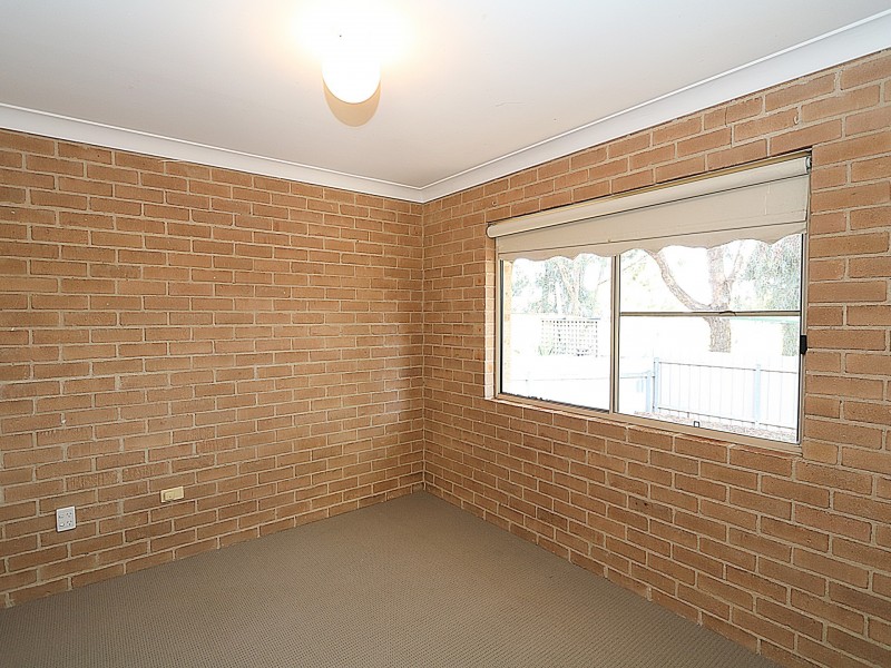 19 O’Connor Street, Tolland NSW 2650