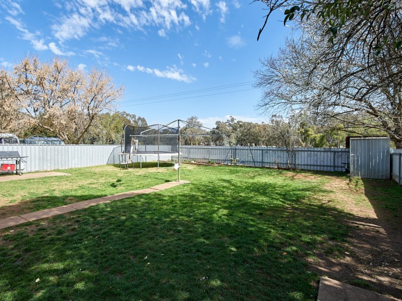 42 Adams Street, Ashmont NSW 2650