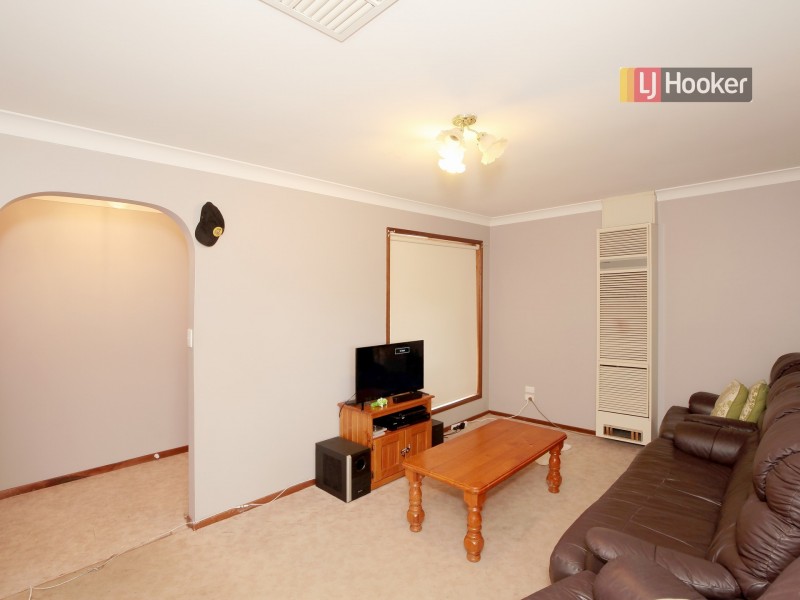 37 Eldershaw Drive, Forest Hill NSW 2651
