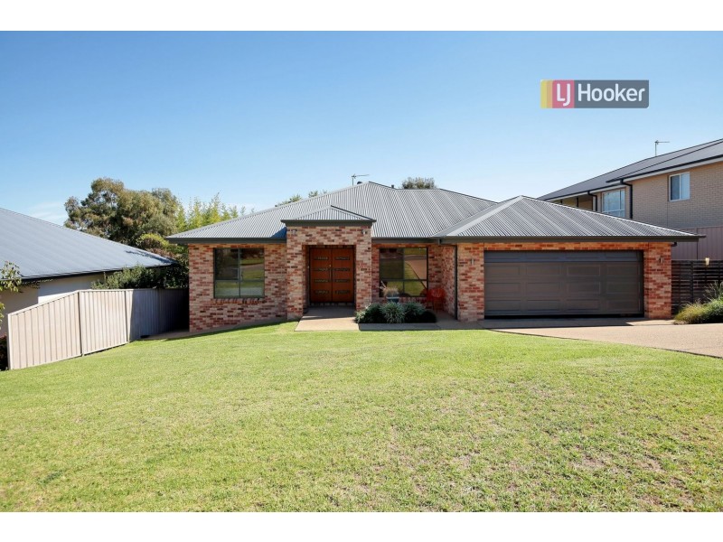 80 Brooklyn Drive, Bourkelands NSW 2650