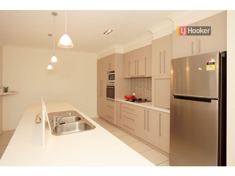 80 Brooklyn Drive, Bourkelands NSW 2650