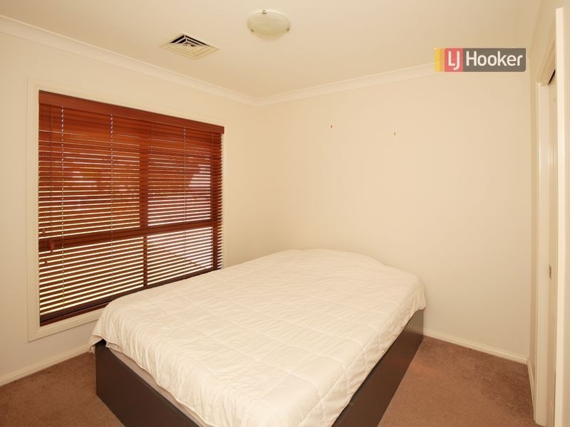 80 Brooklyn Drive, Bourkelands NSW 2650