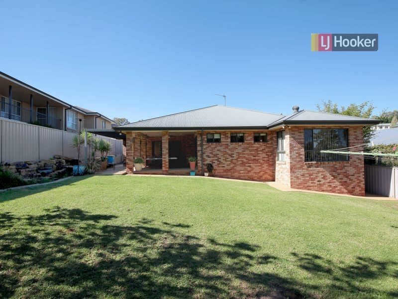 80 Brooklyn Drive, Bourkelands NSW 2650