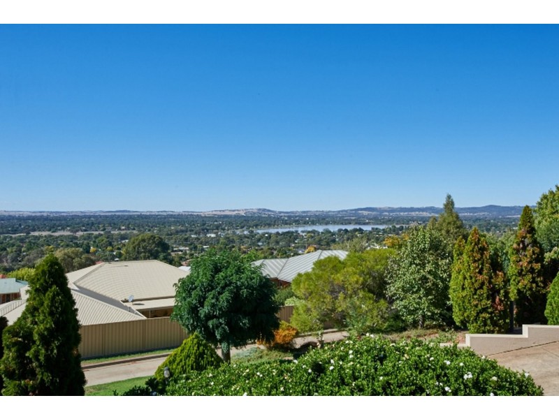 4 Gordon Close, Kooringal NSW 2650