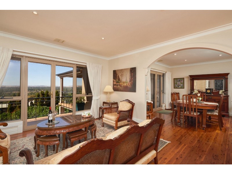 4 Gordon Close, Kooringal NSW 2650