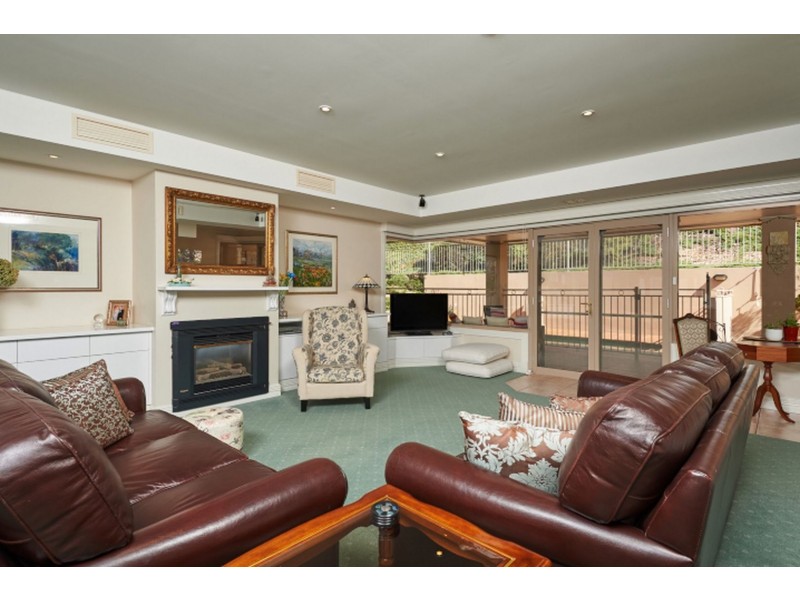 4 Gordon Close, Kooringal NSW 2650