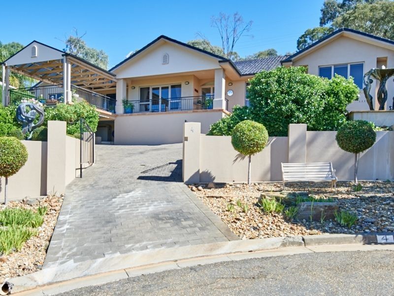 4 Gordon Close, Kooringal NSW 2650