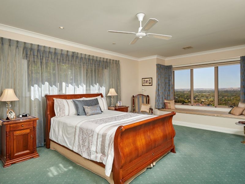 4 Gordon Close, Kooringal NSW 2650