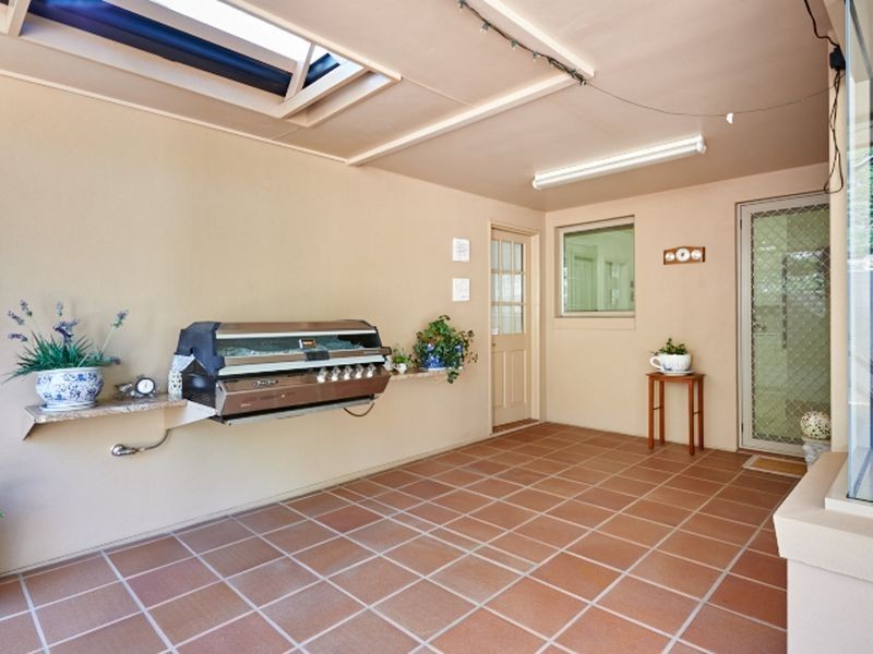 4 Gordon Close, Kooringal NSW 2650