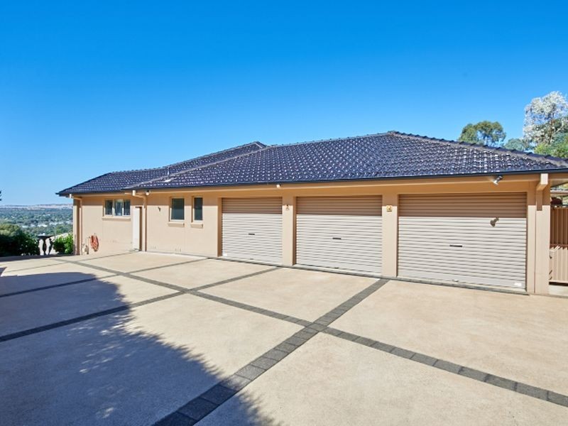 4 Gordon Close, Kooringal NSW 2650