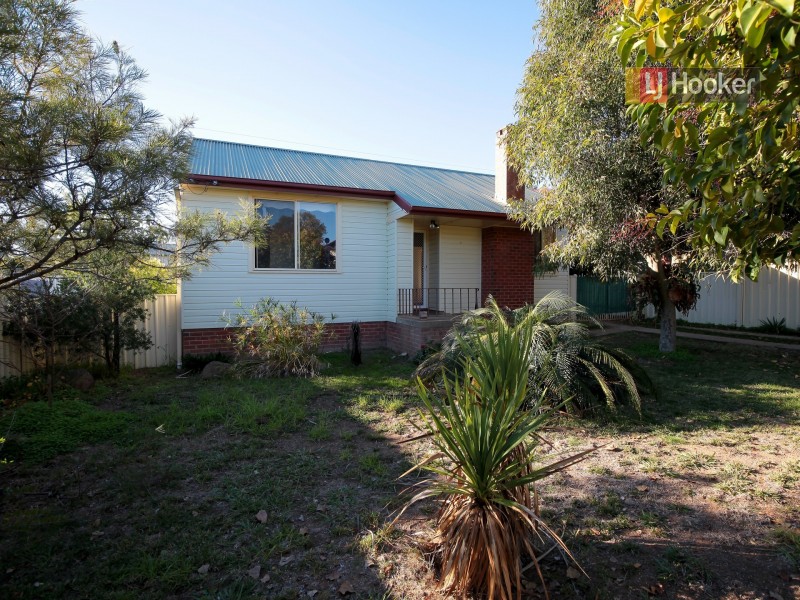 3 Phillip Avenue, Mount Austin NSW 2650