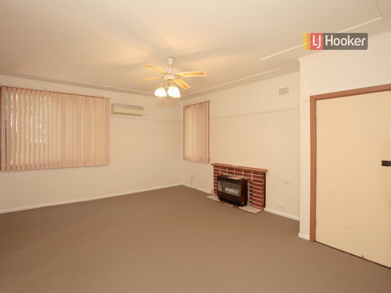 3 Phillip Avenue, Mount Austin NSW 2650